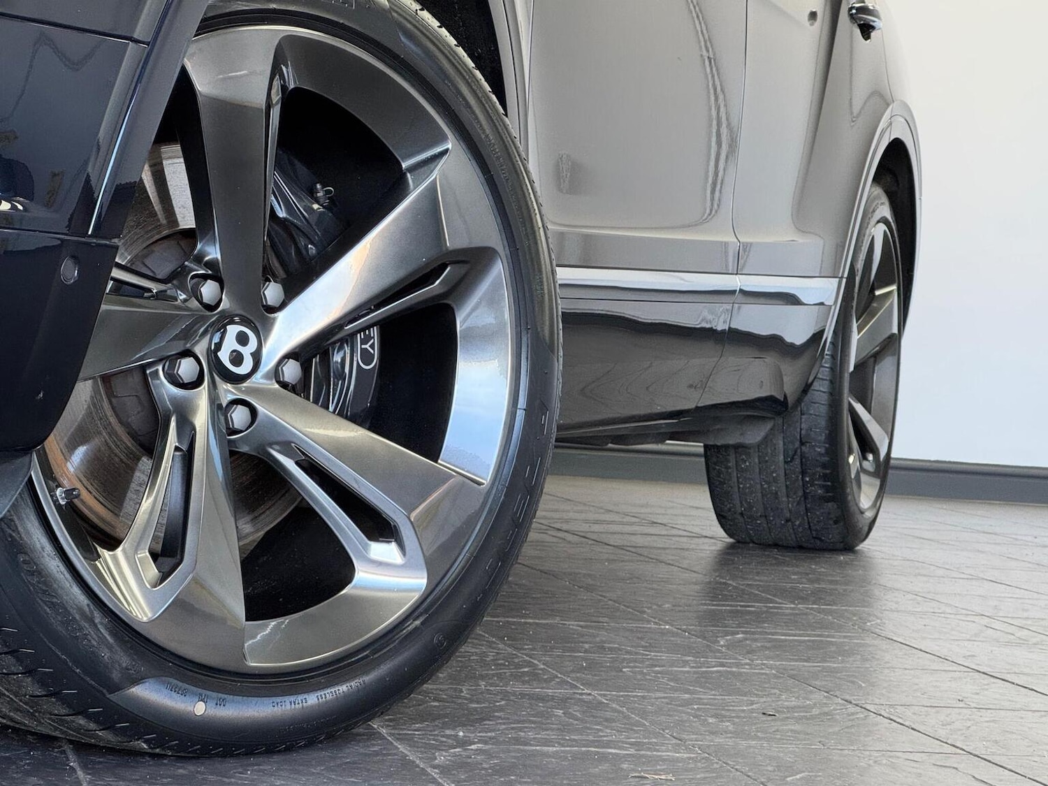 Used Bentley Bentayga 2018 for sale - 77342578: Photo 49