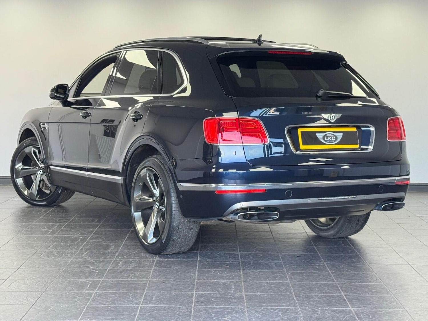 Used Bentley Bentayga 2018 for sale - 77342578: Photo 8