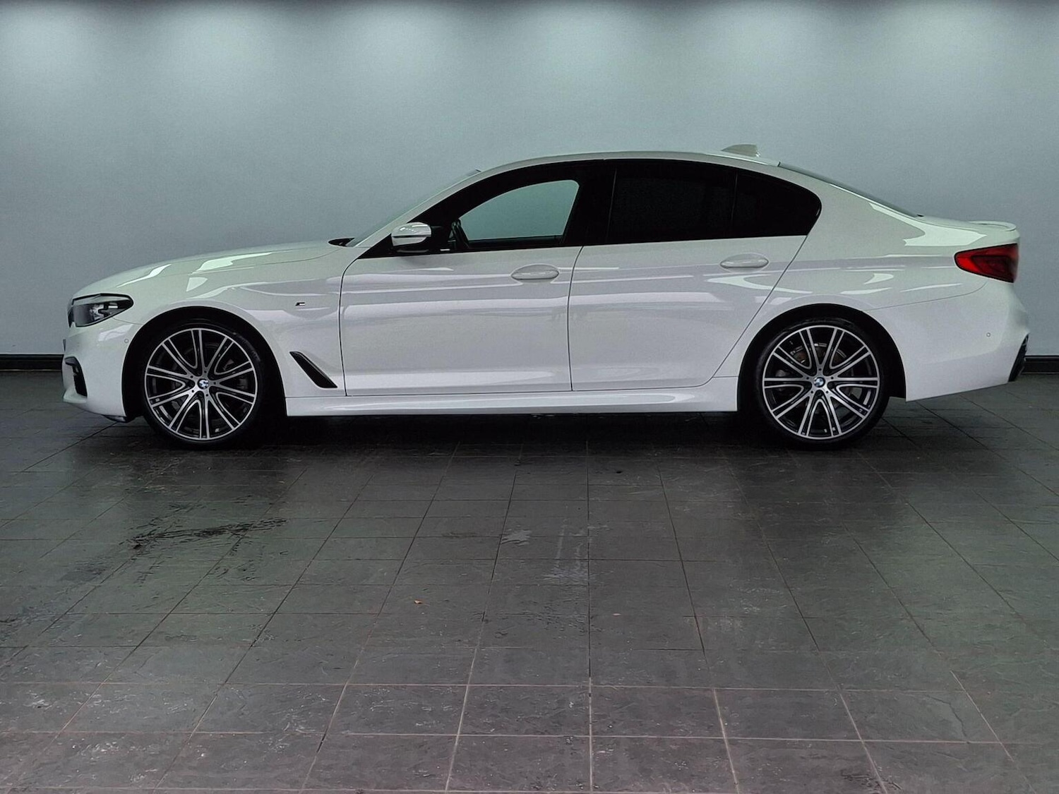 Used BMW 5 Series 2020 for sale - 76560064: Photo 12