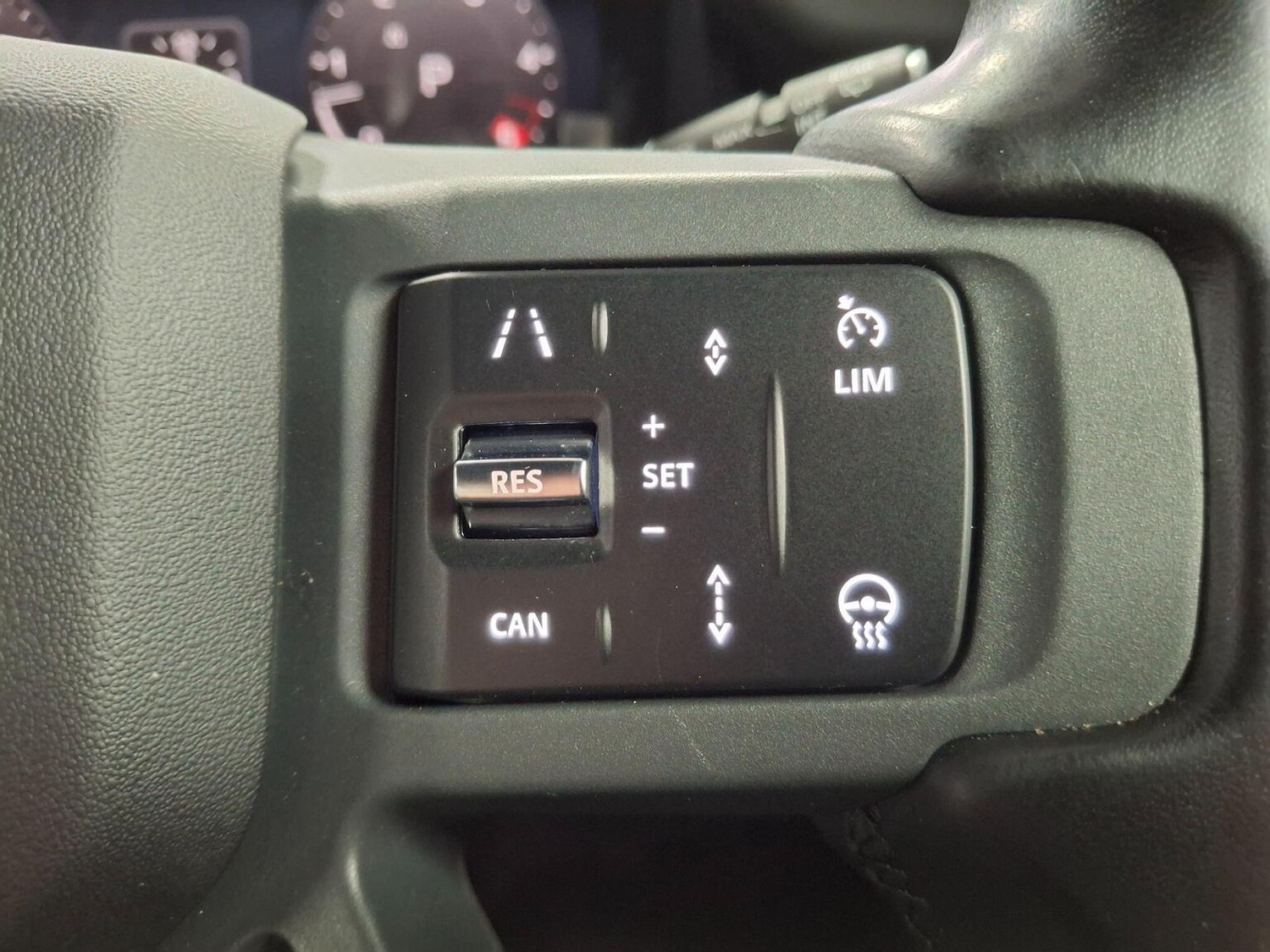 Used Land Rover Defender 2023 for sale - 77781813: Photo 10