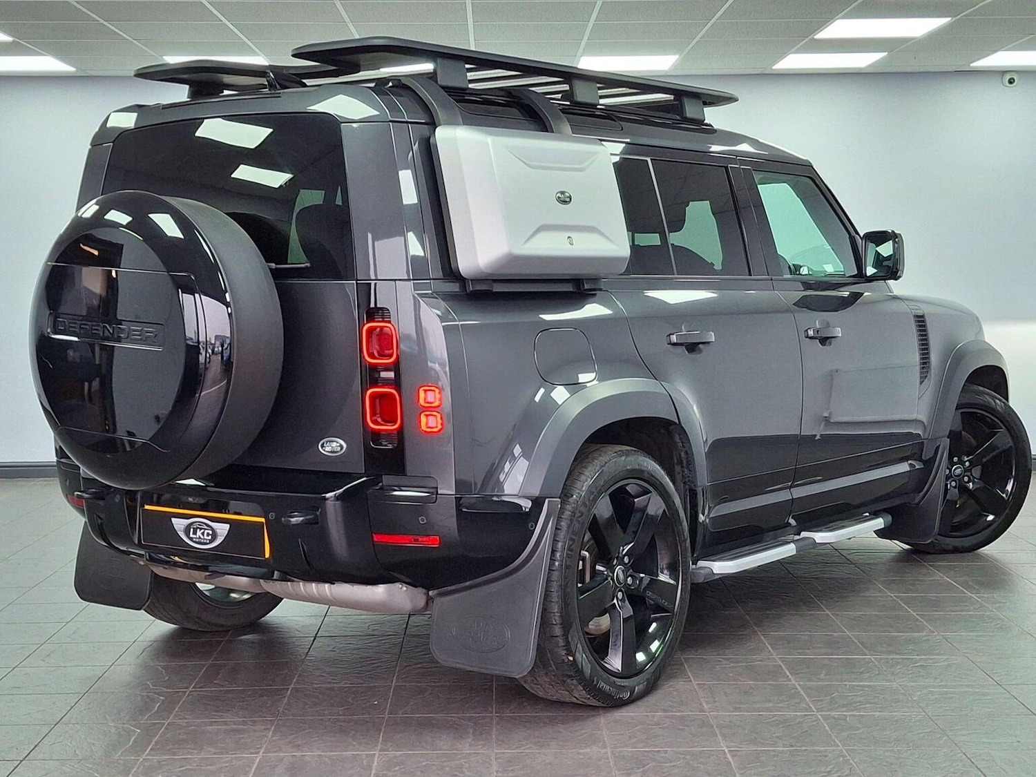 Used Land Rover Defender 2023 for sale - 77781813: Photo 14