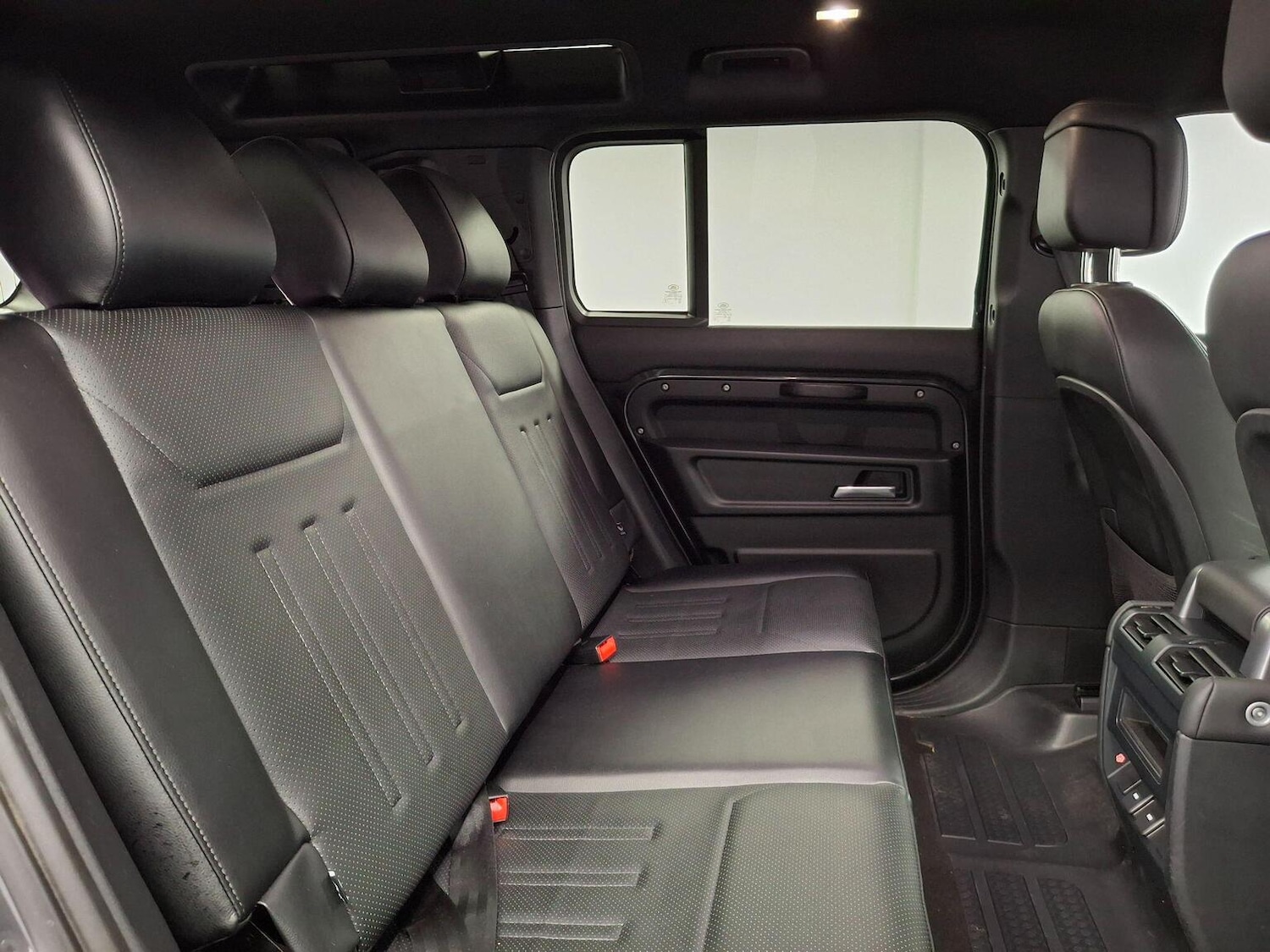 Used Land Rover Defender 2023 for sale - 77781813: Photo 18