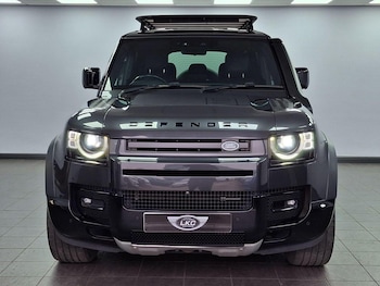 Used Land Rover Defender 2023 for sale - 77781813: Photo