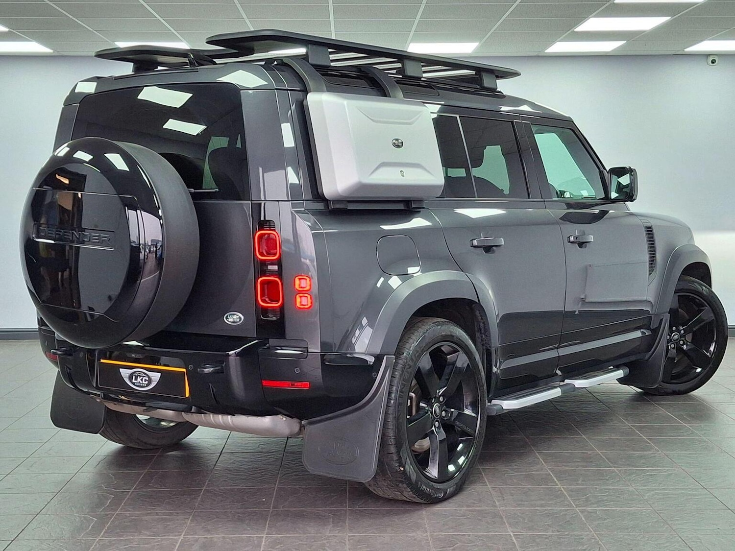 Used Land Rover Defender 2023 for sale - 77781813: Photo 64