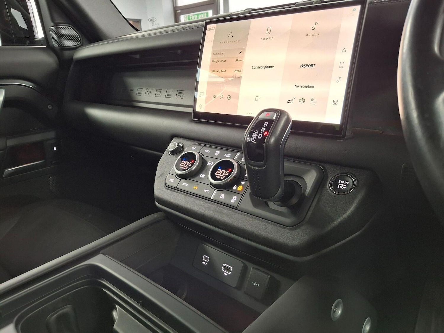 Used Land Rover Defender 2023 for sale - 77781813: Photo 8