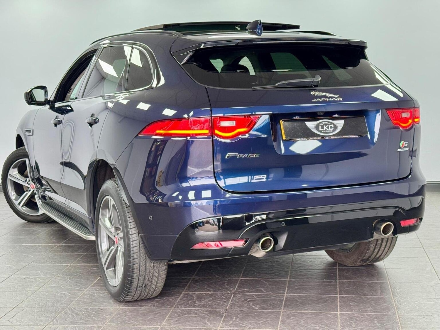 Used Jaguar F-Pace 2018 for sale - 76313891: Photo 13