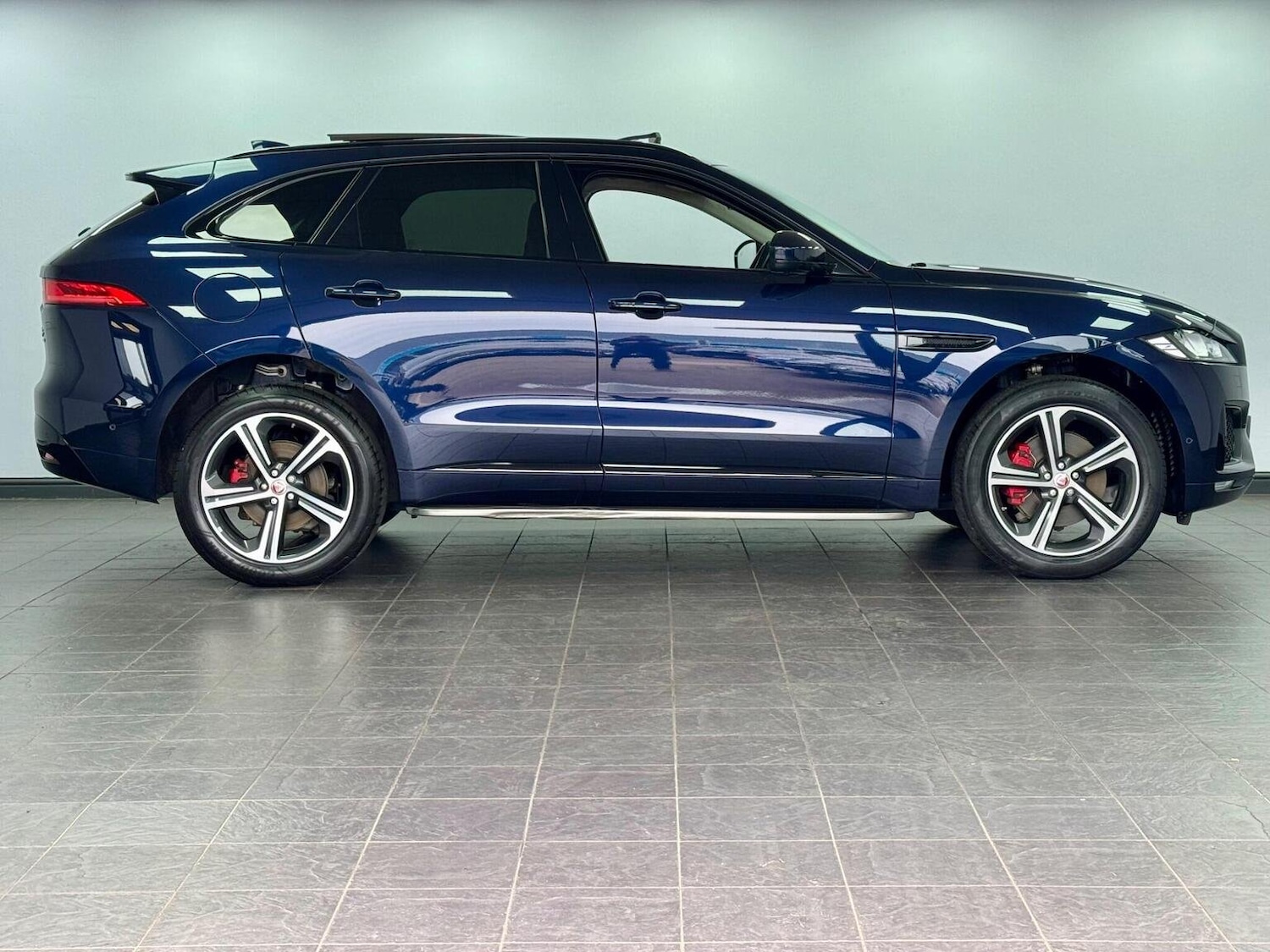 Used Jaguar F-Pace 2018 for sale - 76313891: Photo 14