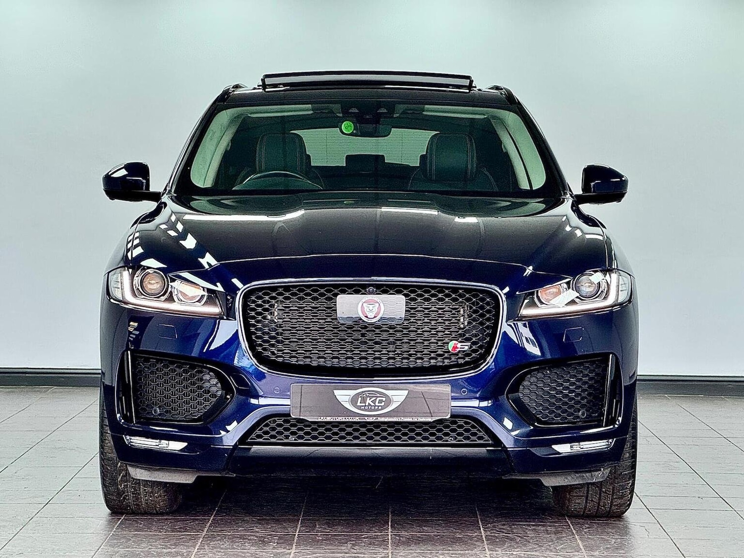 Used Jaguar F-Pace 2018 for sale - 76313891: Photo 17