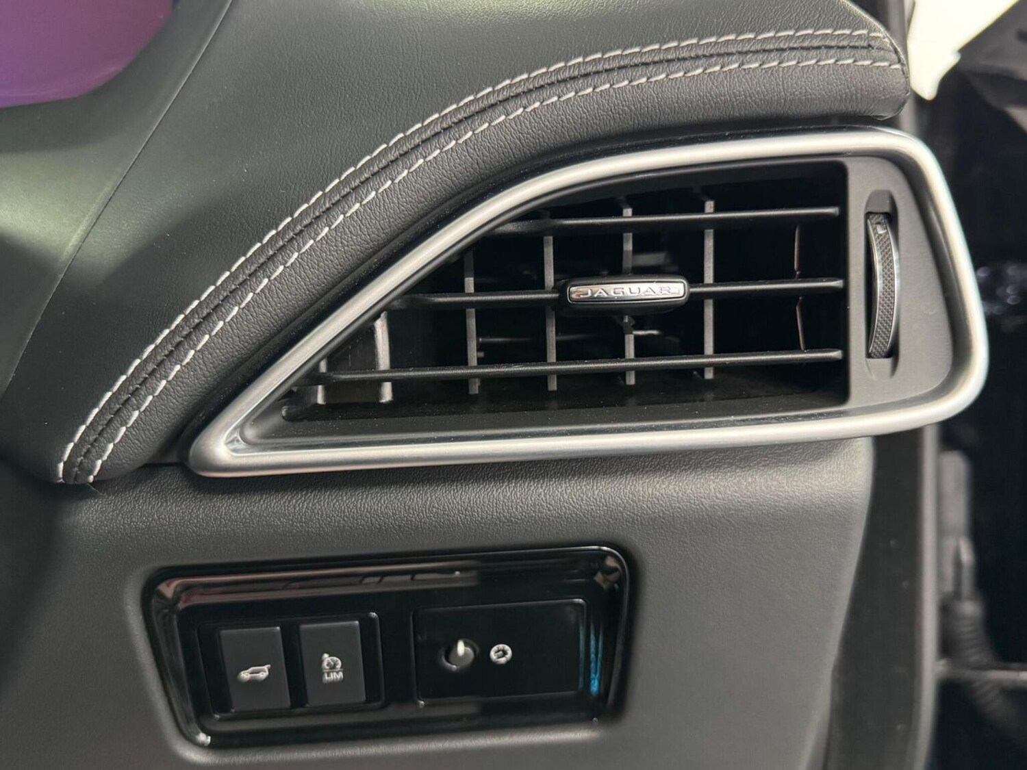 Used Jaguar F-Pace 2018 for sale - 76313891: Photo 35