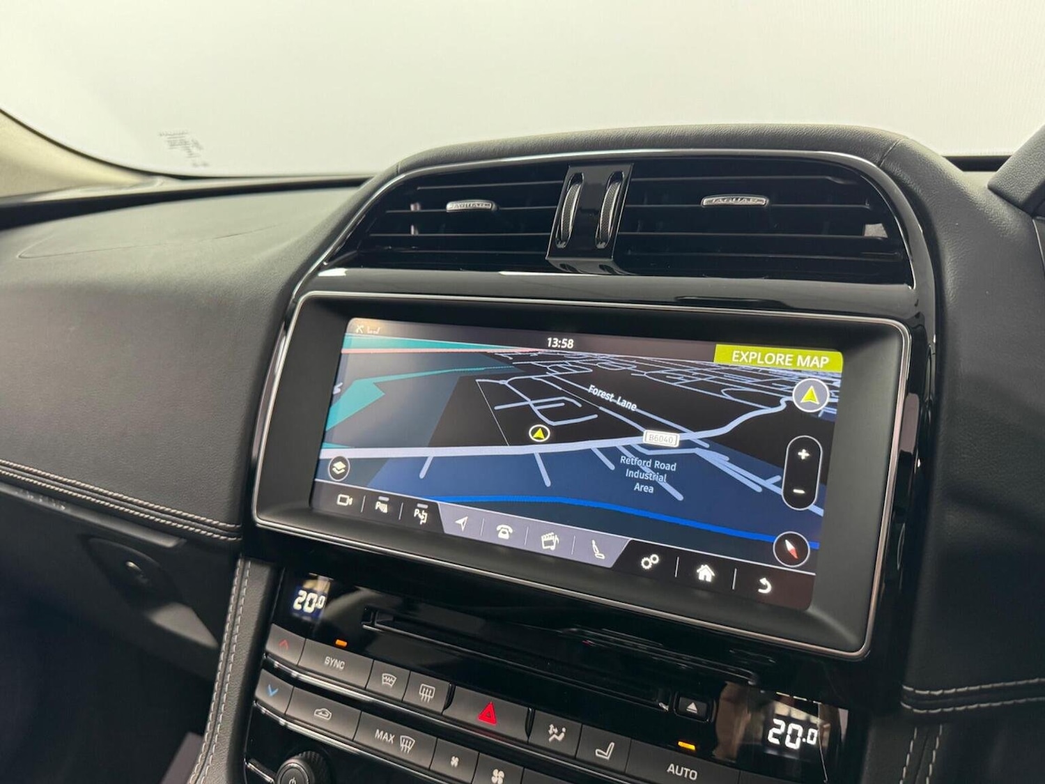 Used Jaguar F-Pace 2018 for sale - 76313891: Photo 6