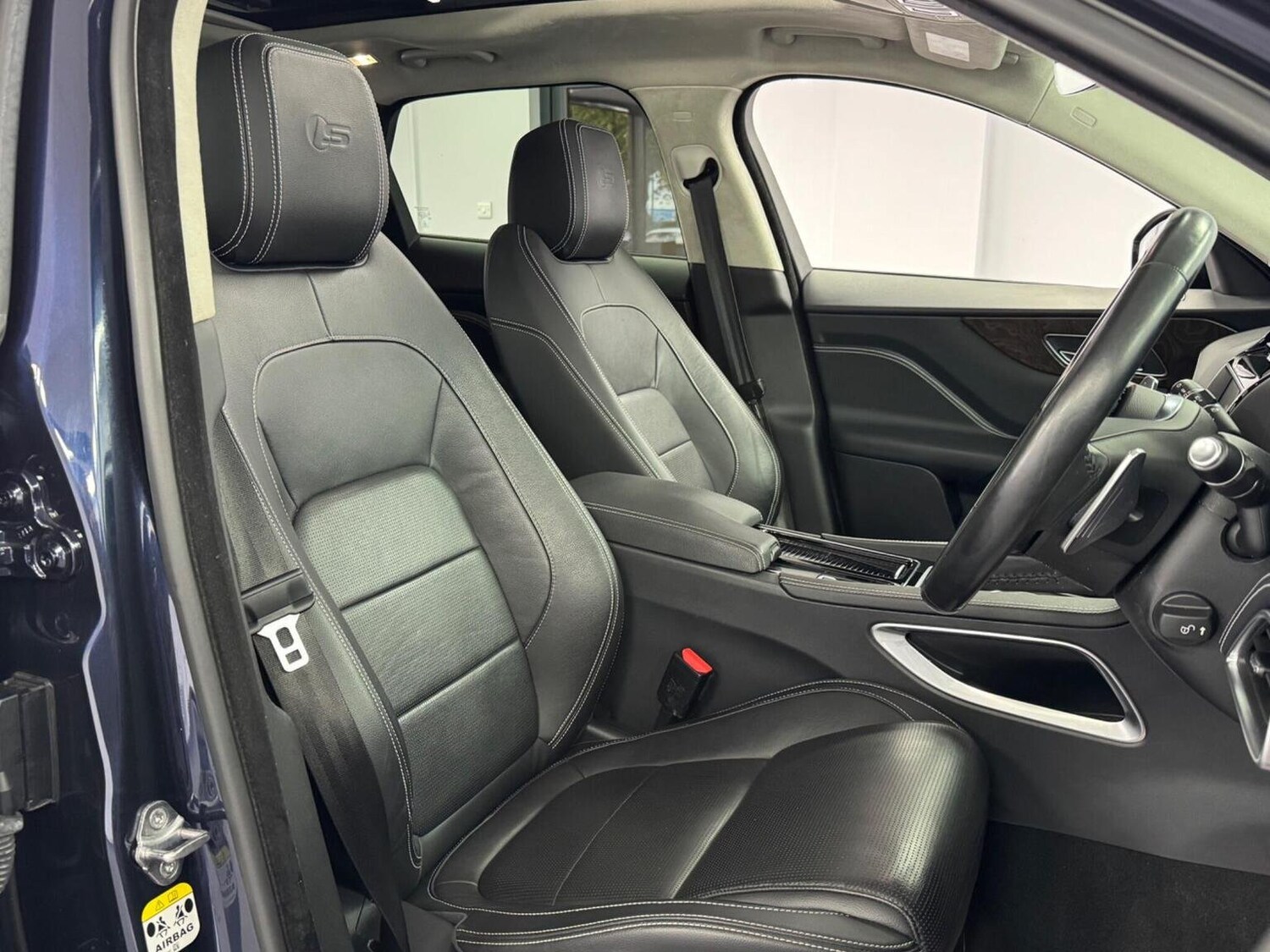 Used Jaguar F-Pace 2018 for sale - 76313891: Photo 9