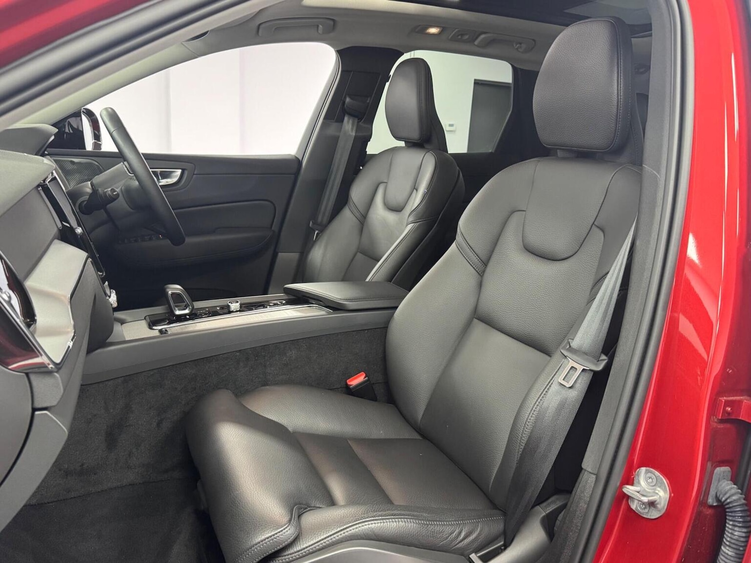 Used Volvo XC60 2024 for sale - 76430986: Photo 10