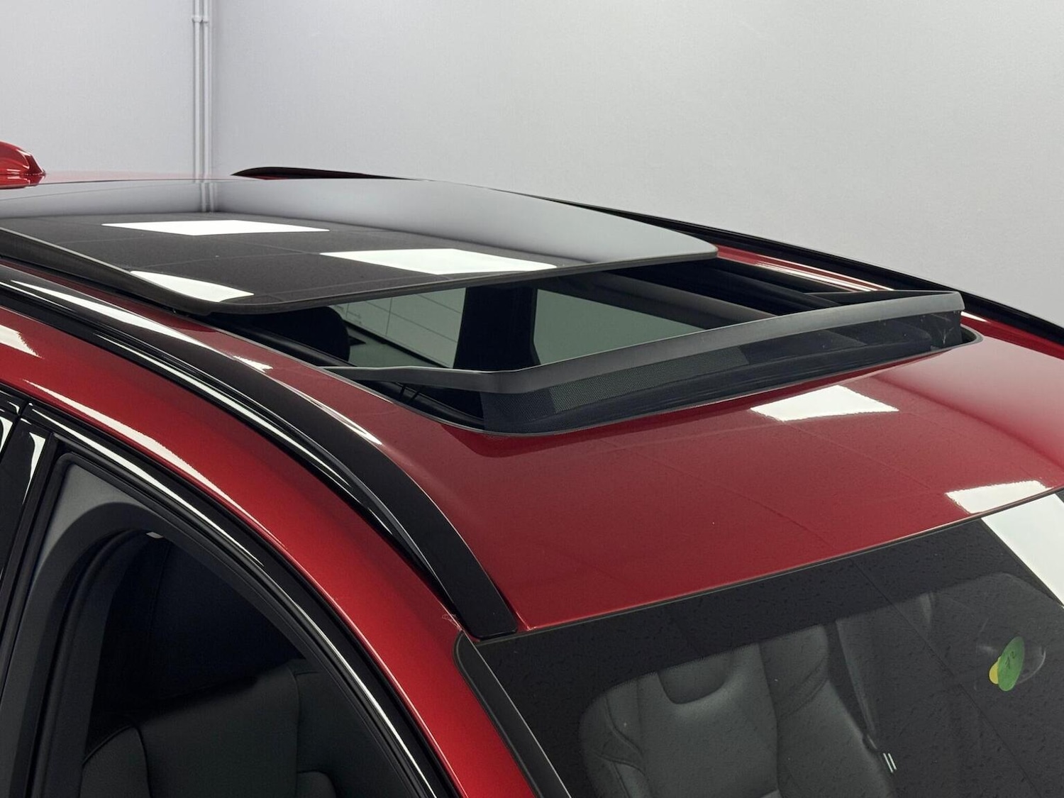 Used Volvo XC60 2024 for sale - 76430986: Photo 3