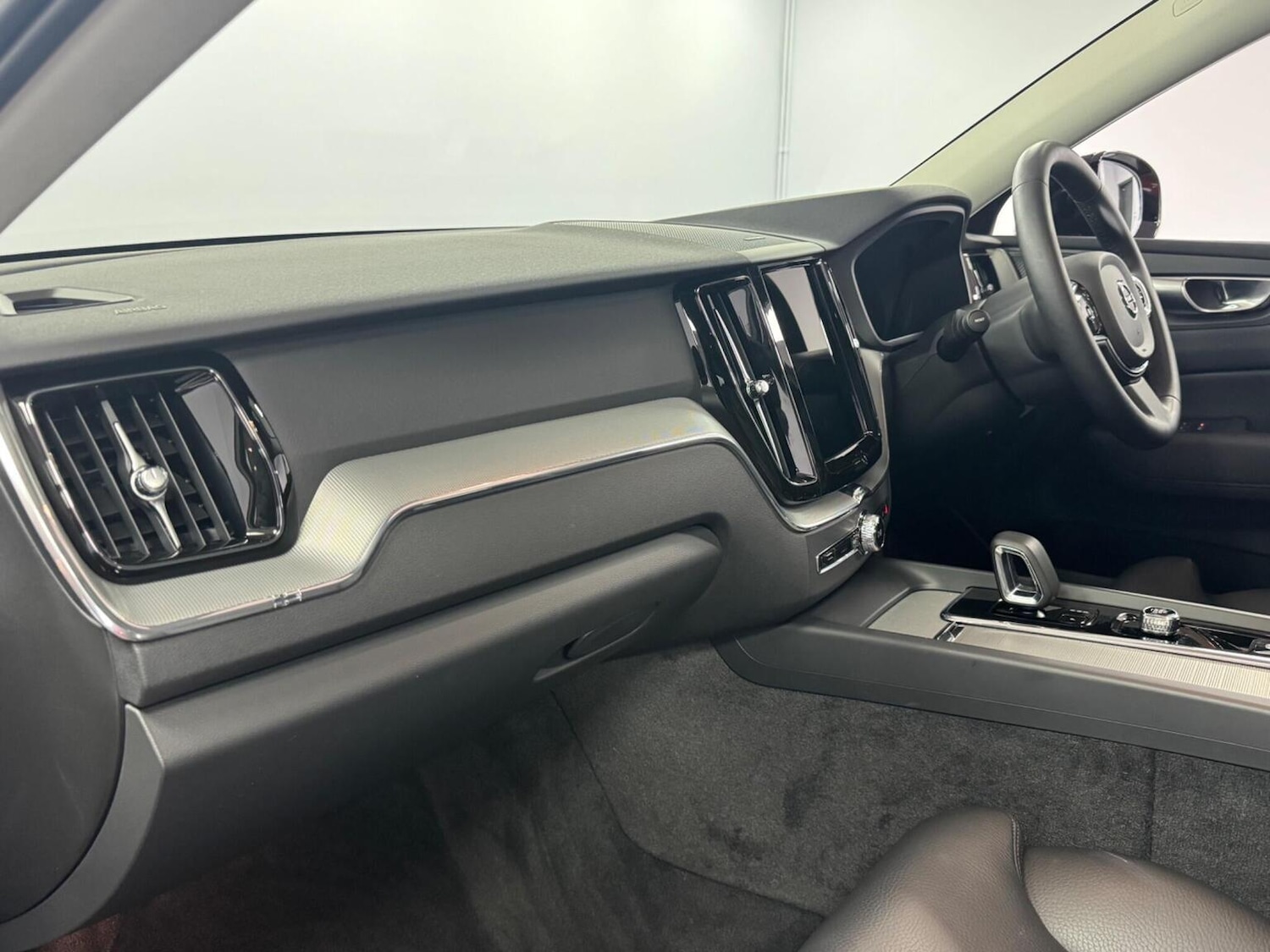 Used Volvo XC60 2024 for sale - 76430986: Photo 7