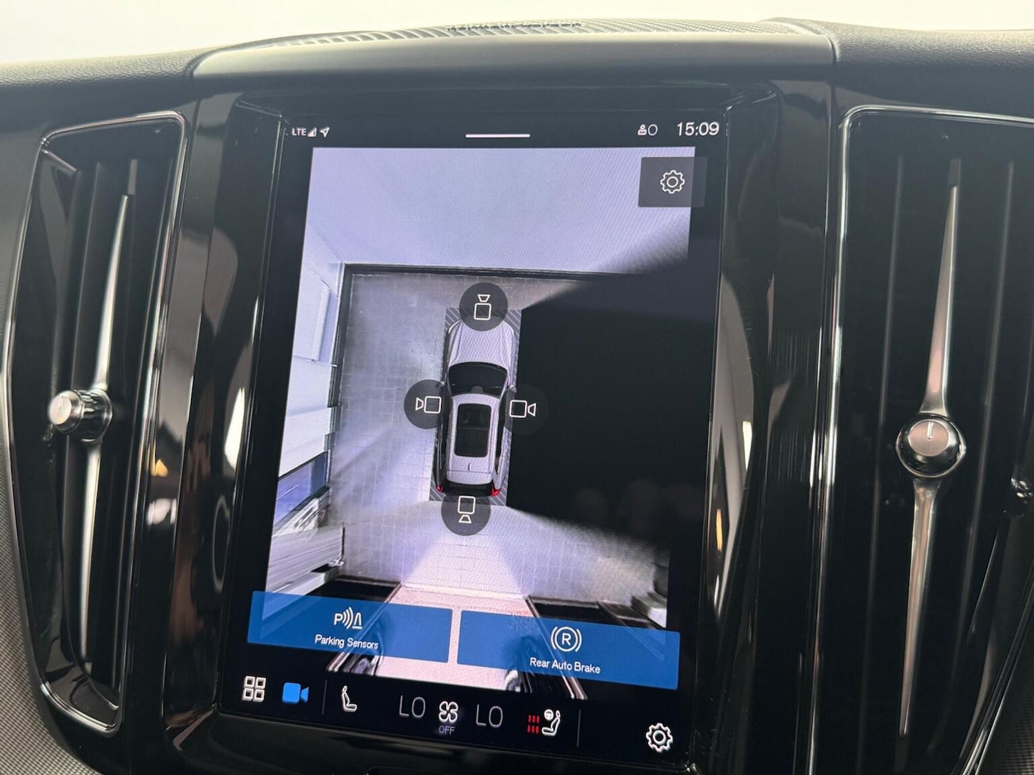 Used Volvo XC60 2024 for sale - 76430986: Photo 9