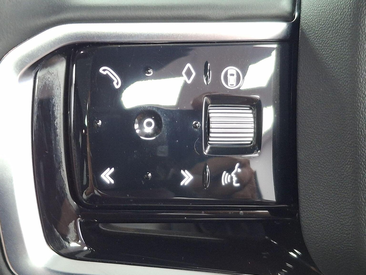 Used Land Rover Discovery Sport 2023 for sale - 76313923: Photo 12