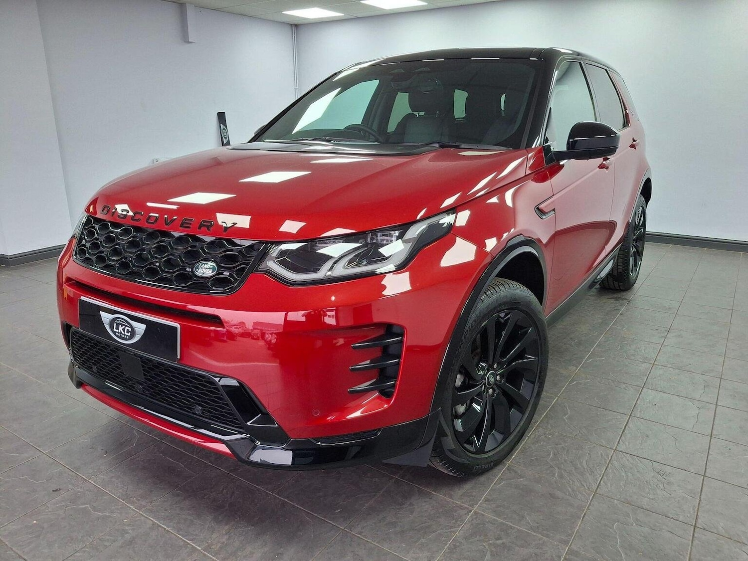 Used Land Rover Discovery Sport 2023 for sale - 76313923: Photo 2
