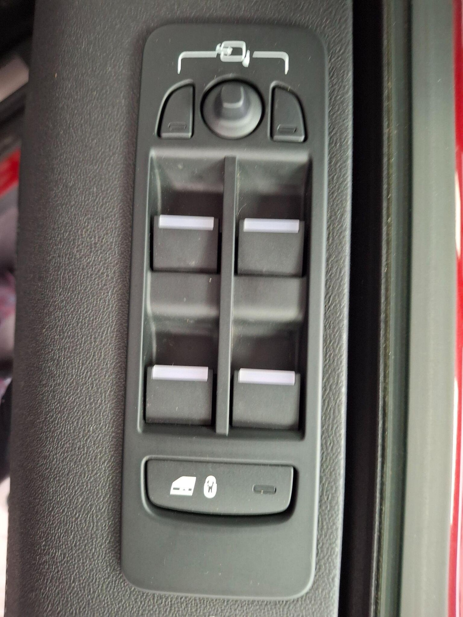 Used Land Rover Discovery Sport 2023 for sale - 76313923: Photo 31