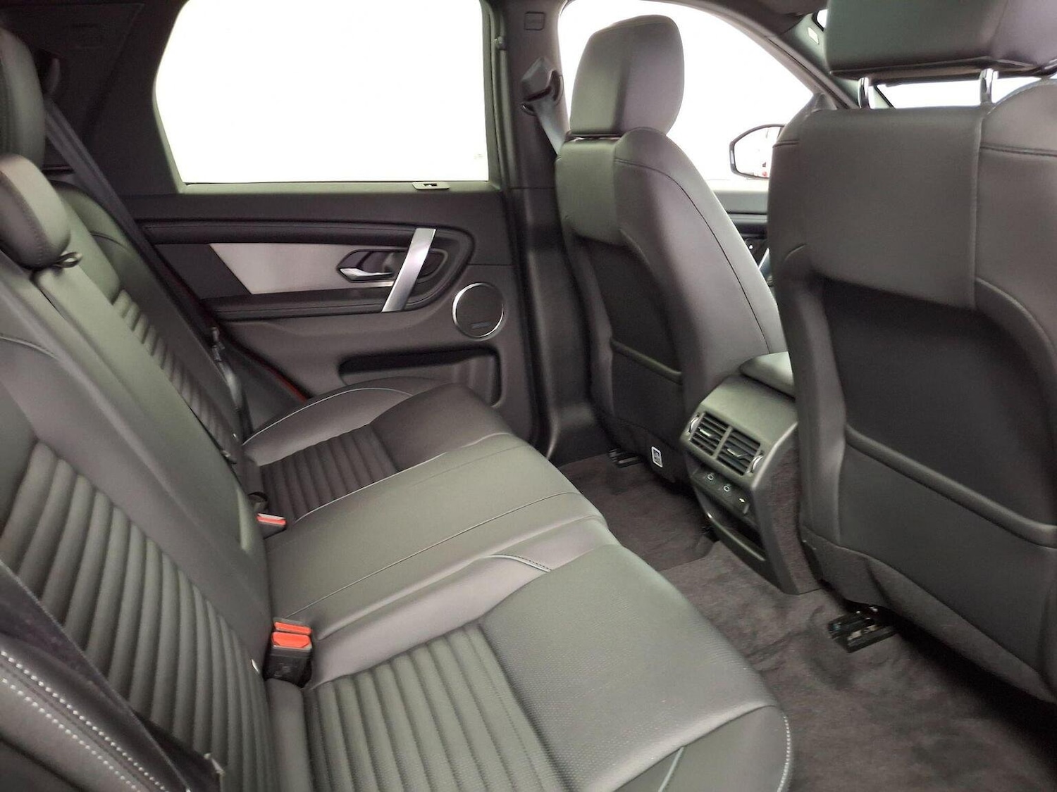 Used Land Rover Discovery Sport 2023 for sale - 76313923: Photo 8