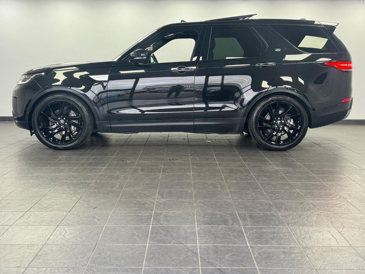 Used Land Rover Discovery 2020 for sale - 76369242: Photo 11