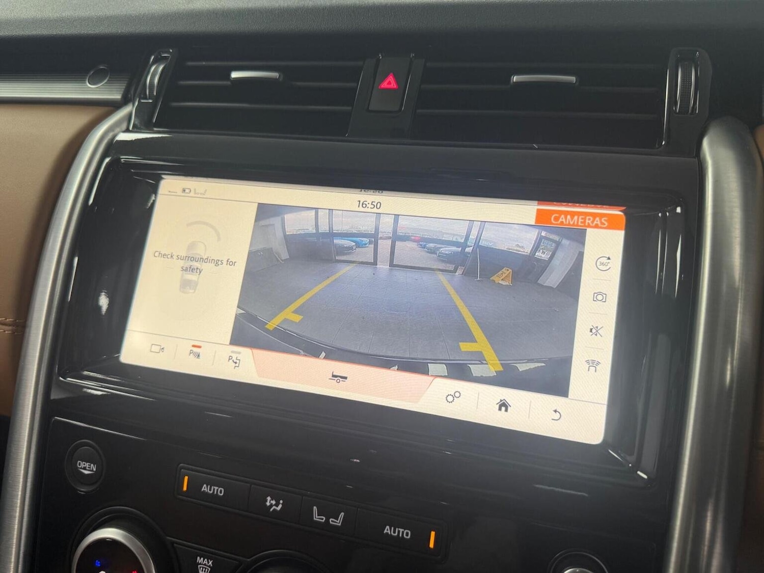 Used Land Rover Discovery 2020 for sale - 76369242: Photo 19