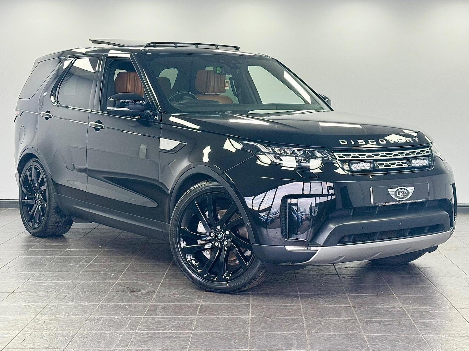 Used Land Rover Discovery 2020 for sale - 76369242: Photo 2