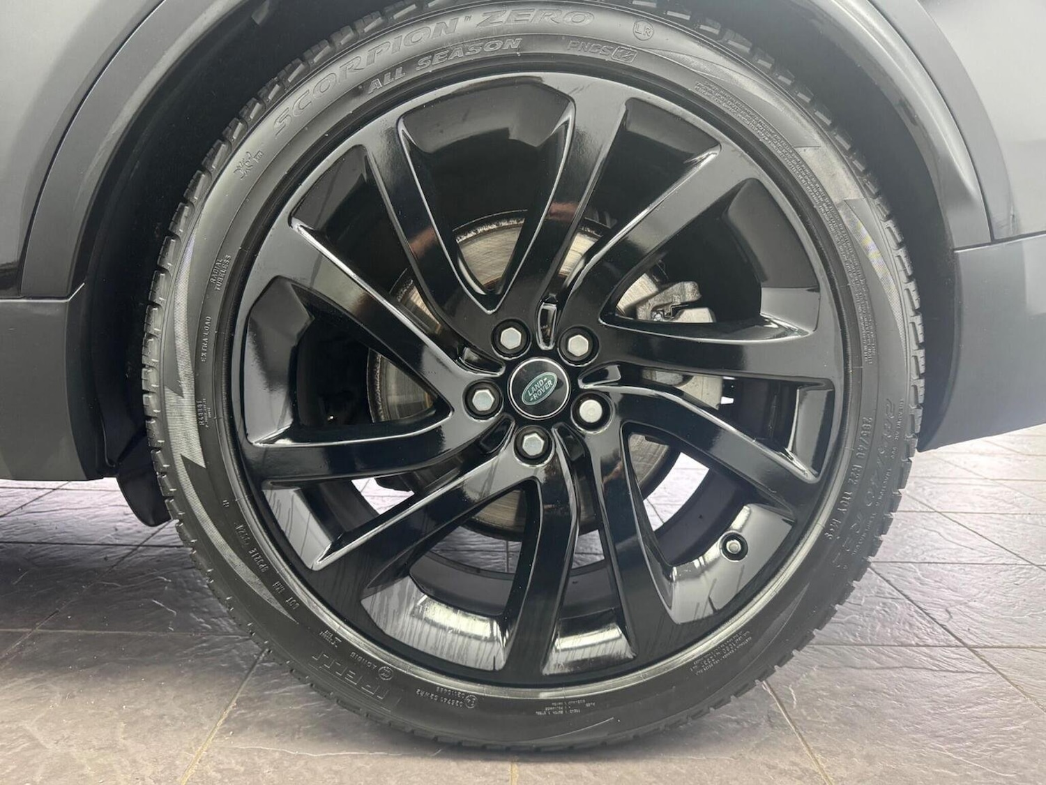 Used Land Rover Discovery 2020 for sale - 76369242: Photo 29
