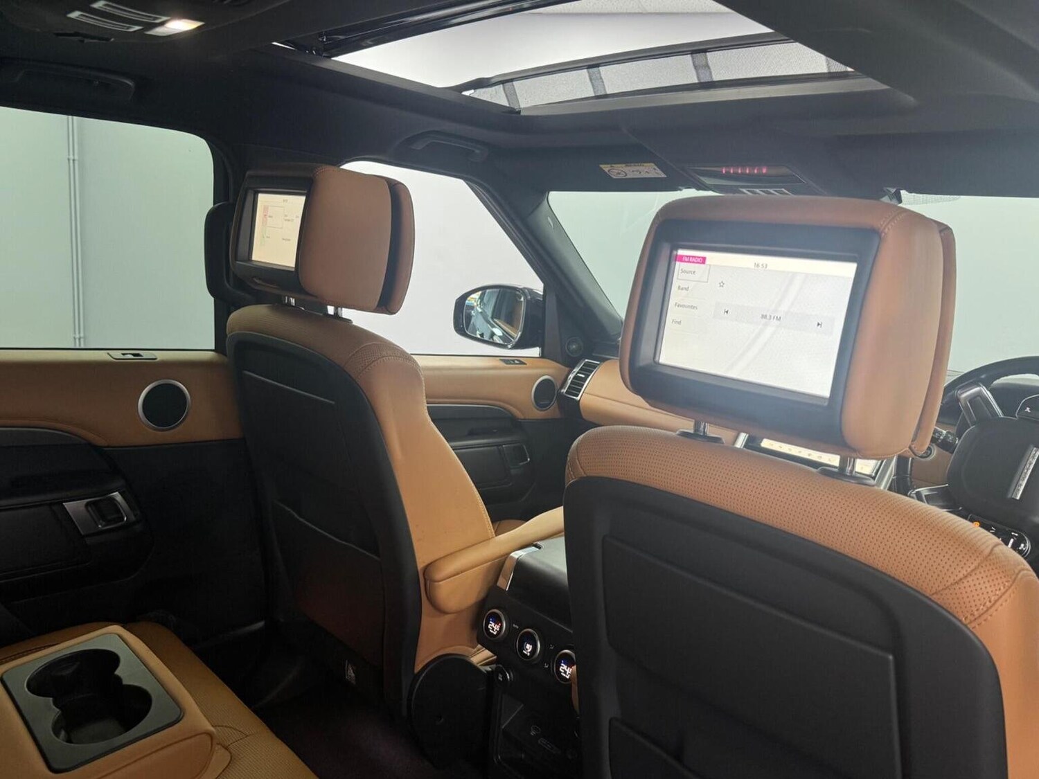 Used Land Rover Discovery 2020 for sale - 76369242: Photo 4