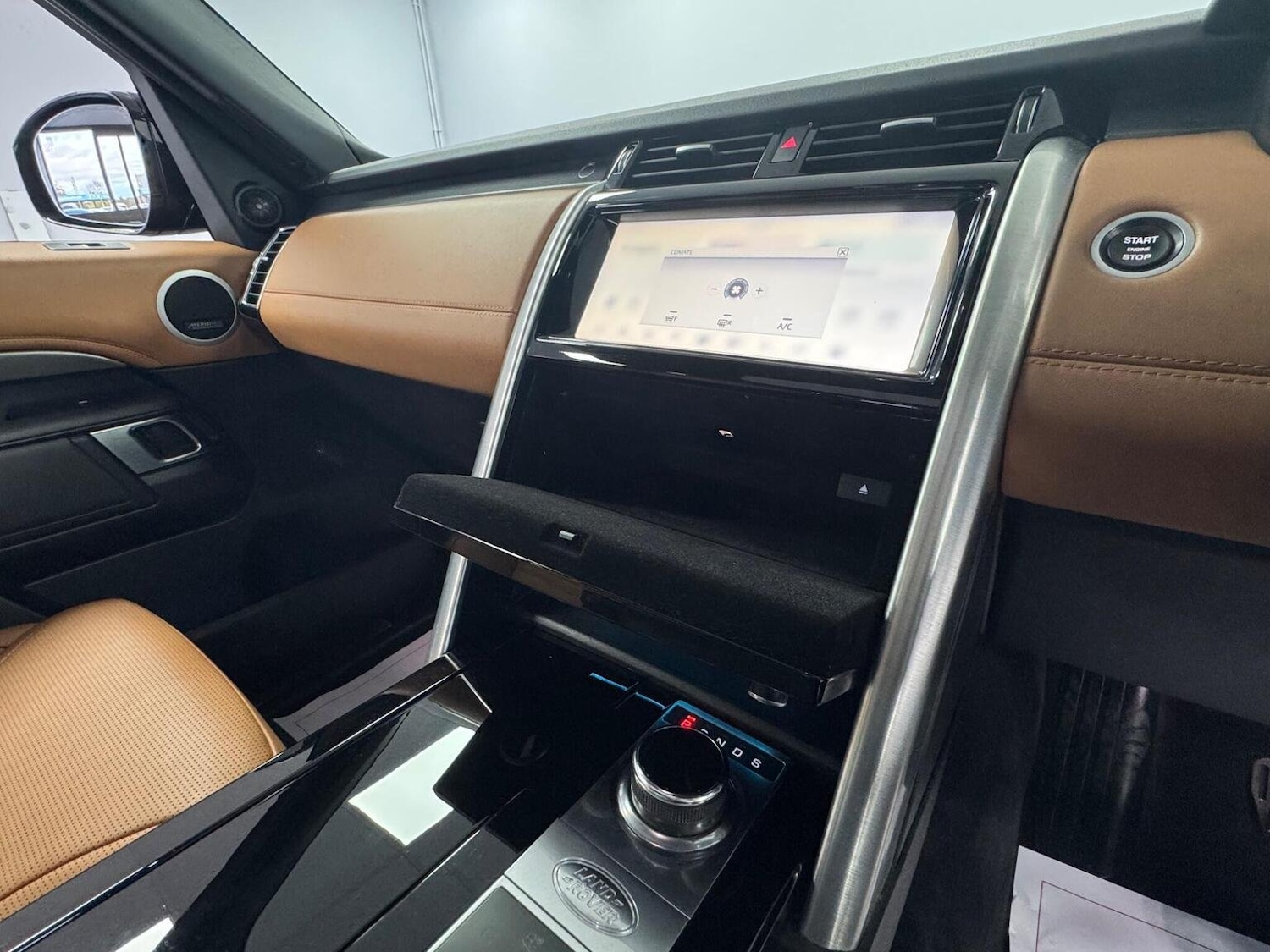 Used Land Rover Discovery 2020 for sale - 76369242: Photo 42