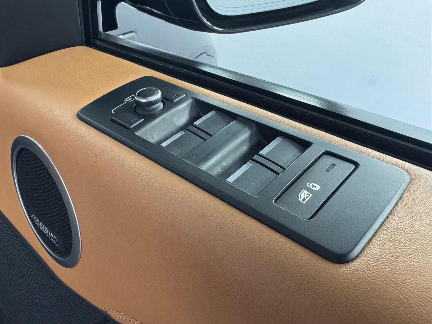 Used Land Rover Discovery 2020 for sale - 76369242: Photo 50