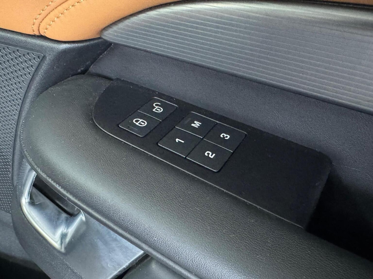 Used Land Rover Discovery 2020 for sale - 76369242: Photo 51