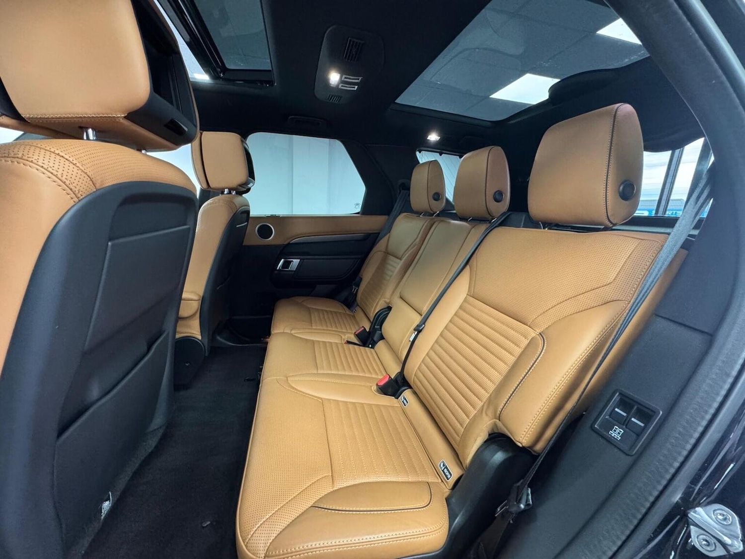 Used Land Rover Discovery 2020 for sale - 76369242: Photo 56