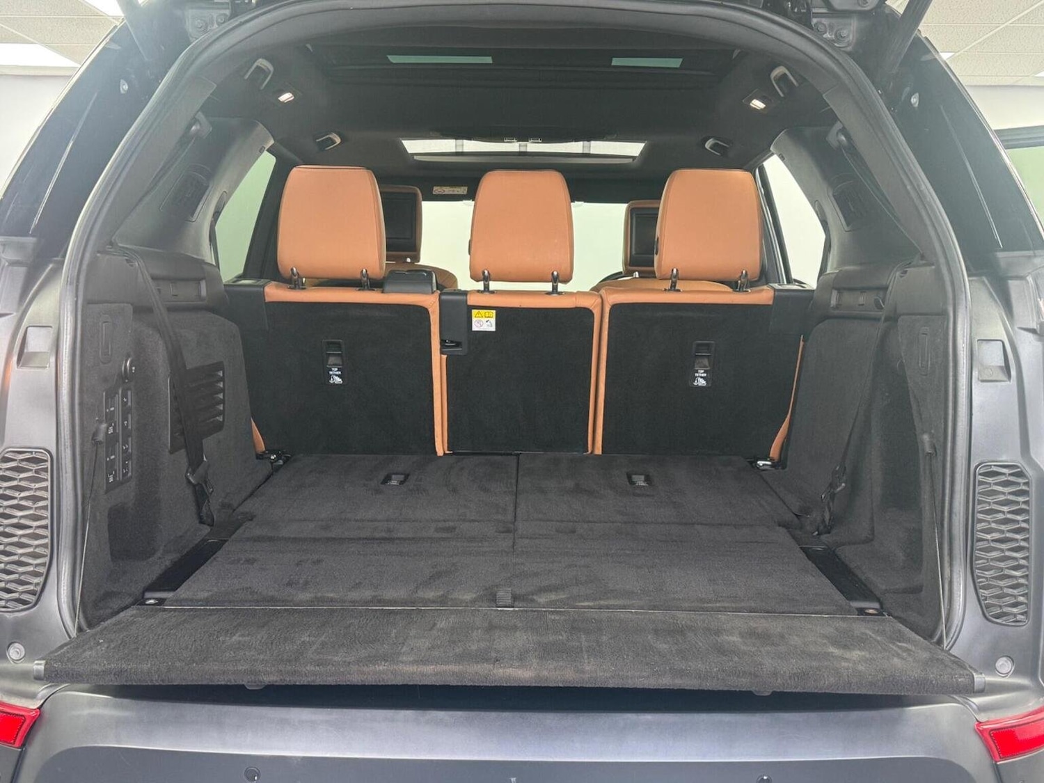 Used Land Rover Discovery 2020 for sale - 76369242: Photo 63