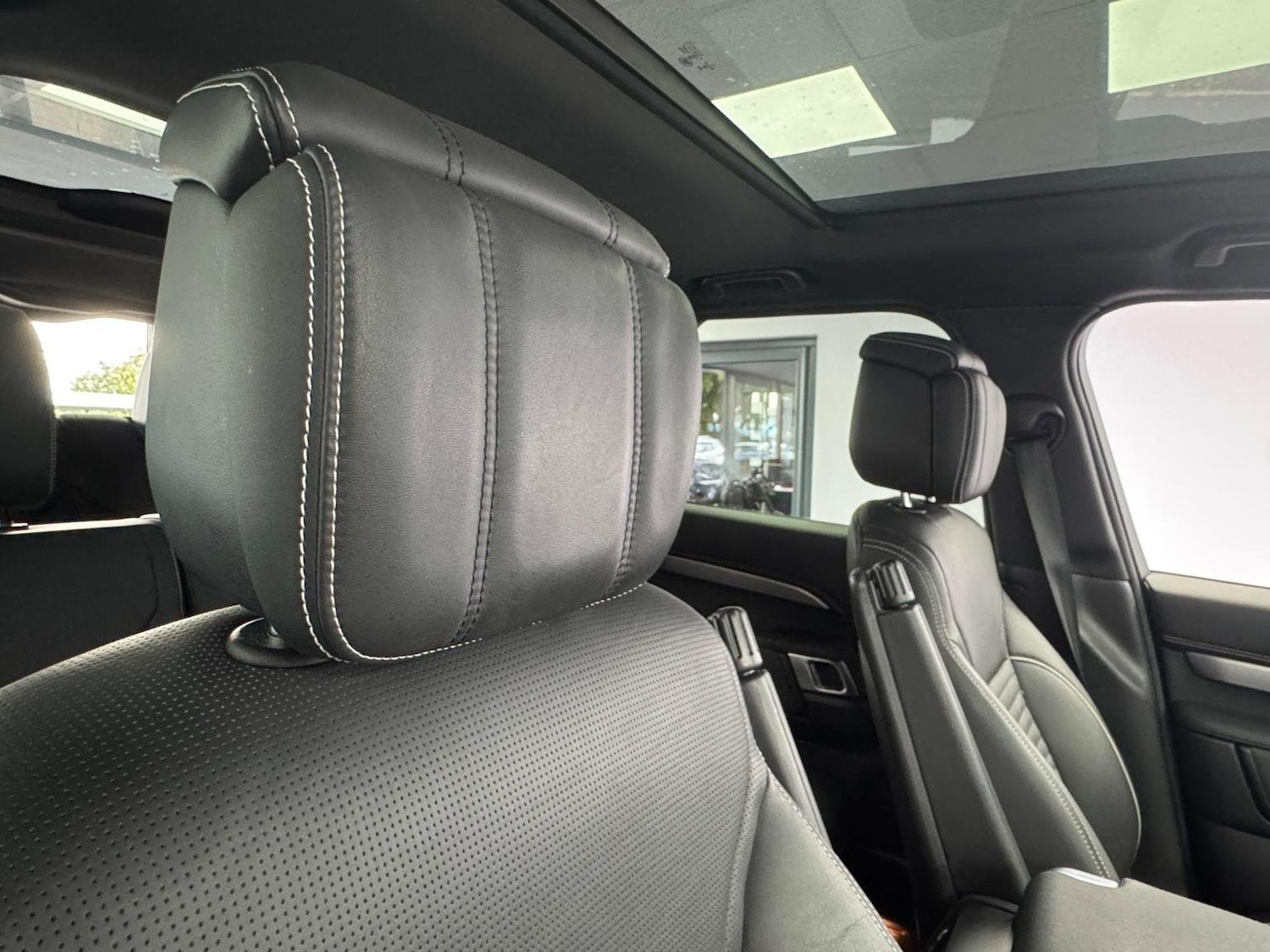 Used Land Rover Discovery 2022 for sale - 76794575: Photo 32