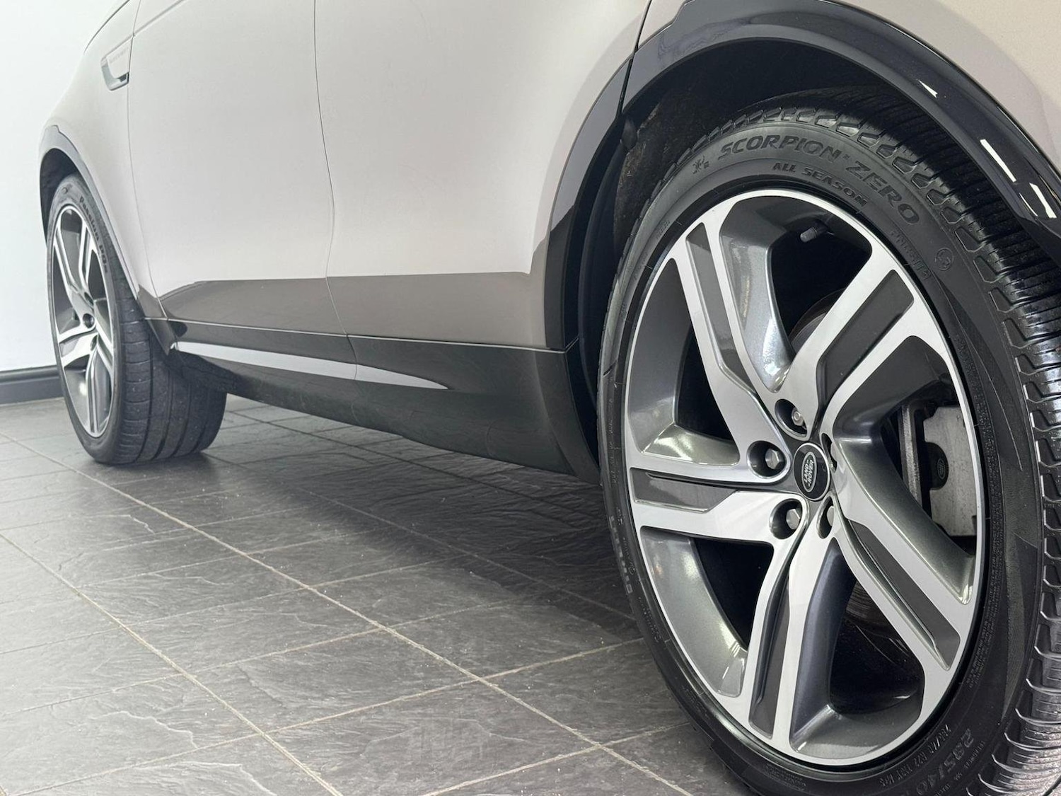 Used Land Rover Discovery 2022 for sale - 76794575: Photo 49