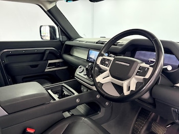 Used Land Rover Defender 2021 for sale - 78976396: Photo