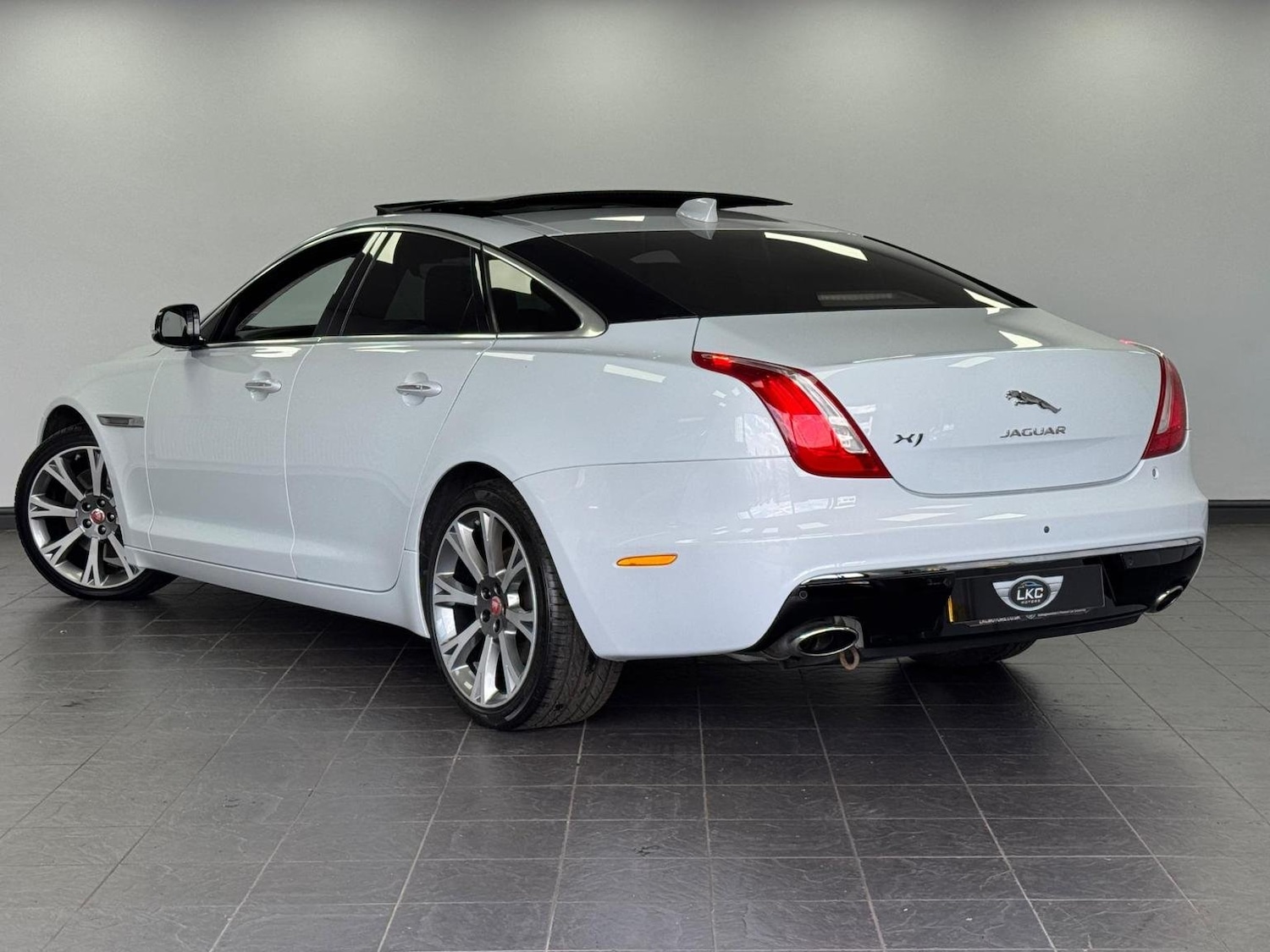 Used Jaguar XJ 2020 for sale - 76527387: Photo 12