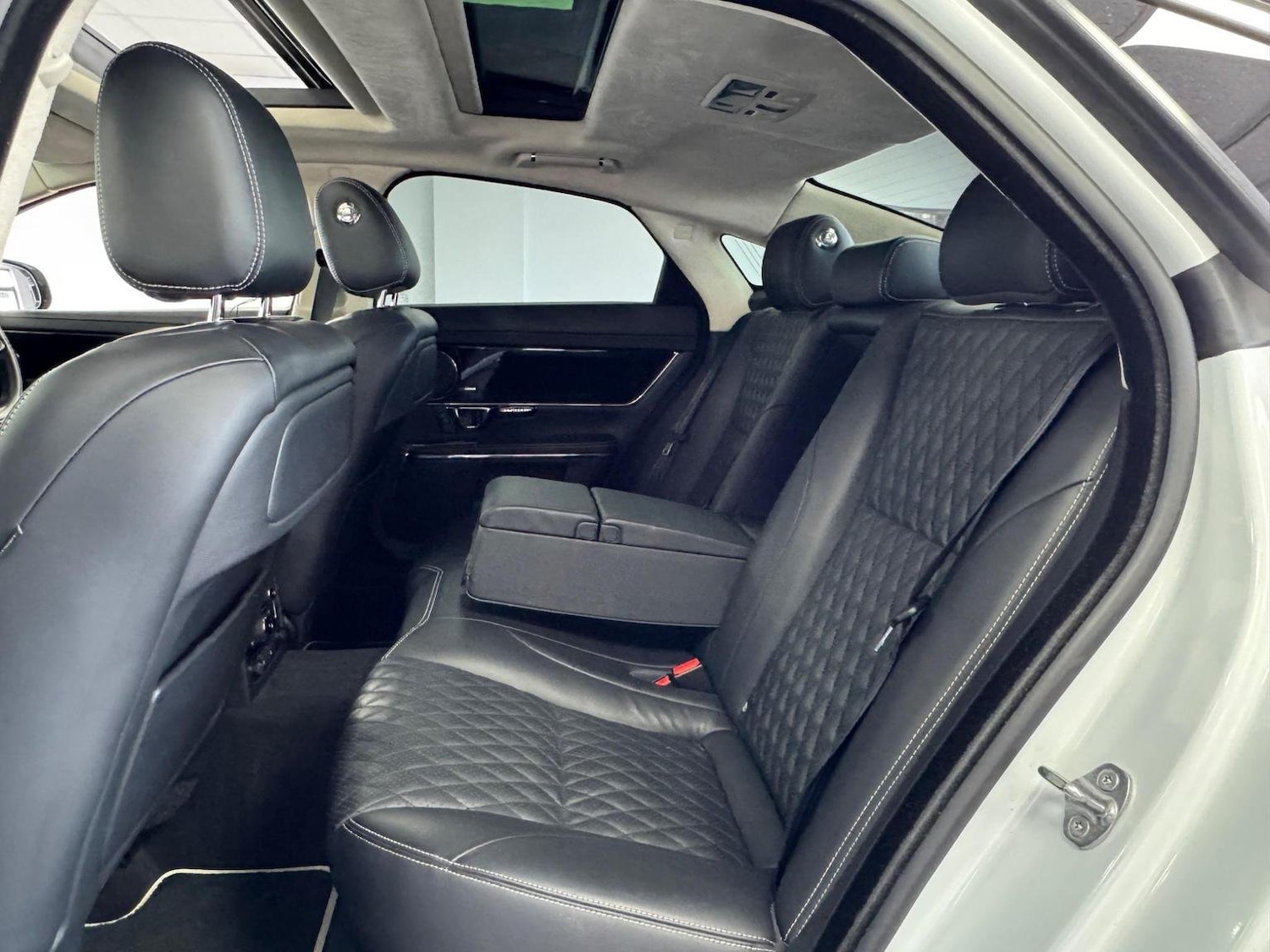 Used Jaguar XJ 2020 for sale - 76527387: Photo 41