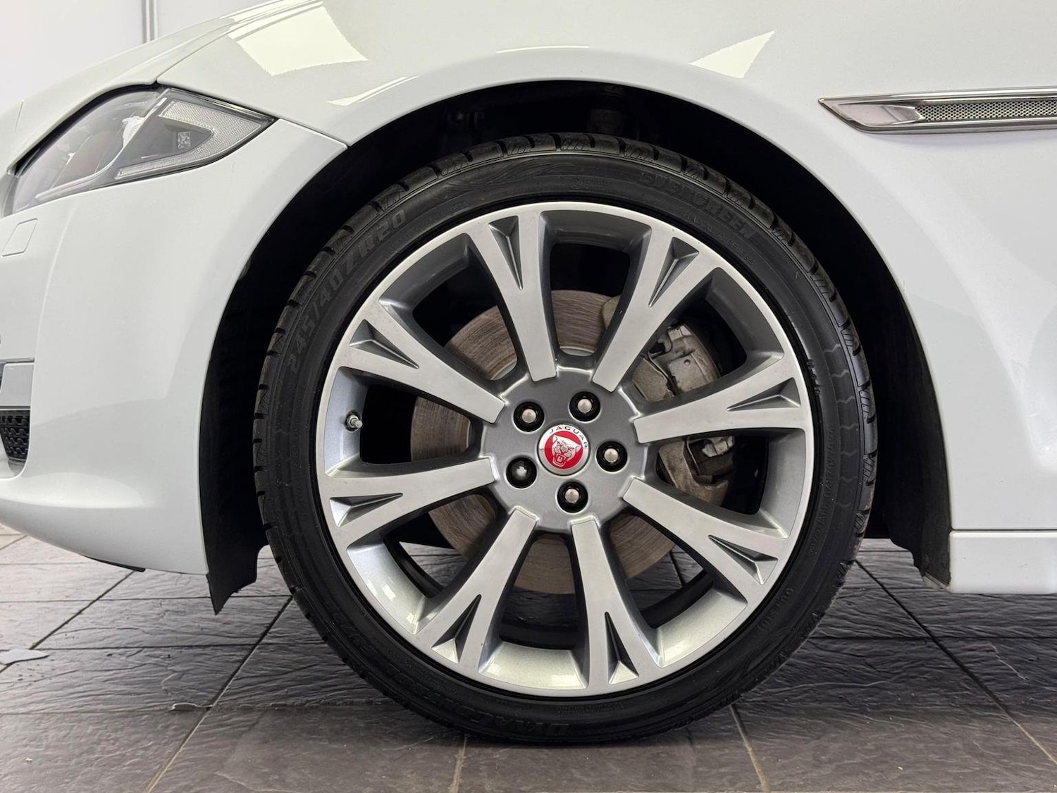 Used Jaguar XJ 2020 for sale - 76527387: Photo 46