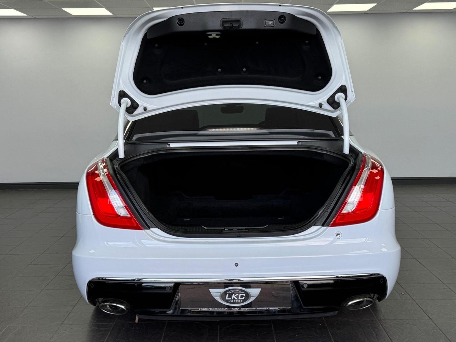 Used Jaguar XJ 2020 for sale - 76527387: Photo 53