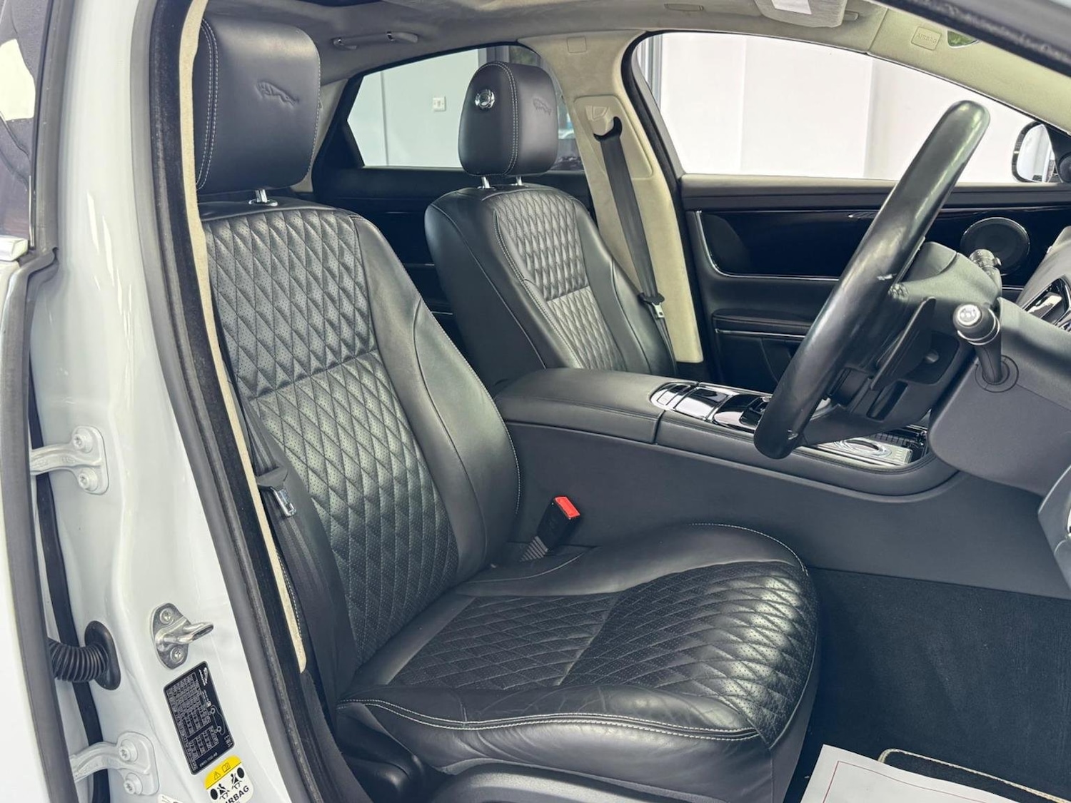 Used Jaguar XJ 2020 for sale - 76527387: Photo 6