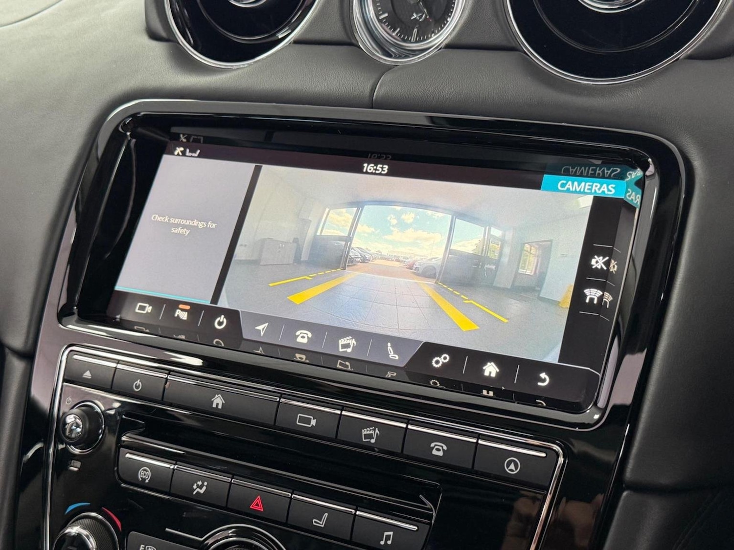 Used Jaguar XJ 2020 for sale - 76527387: Photo 8