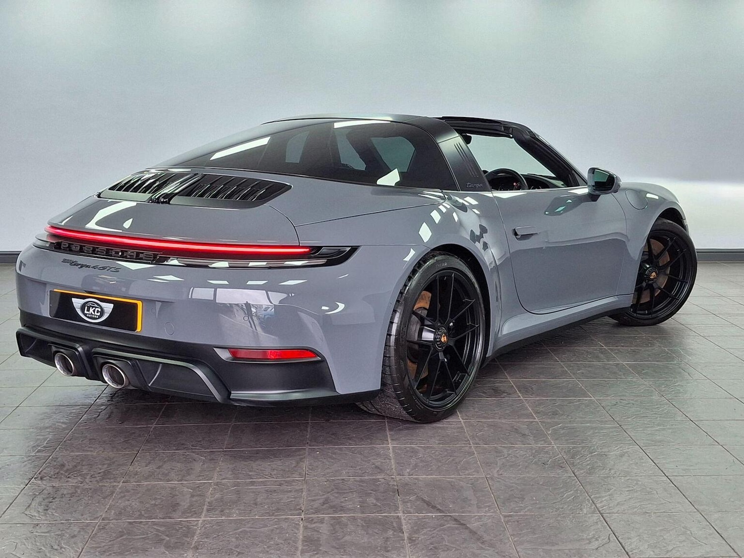 Used Porsche 911 2024 for sale - 77535949: Photo 14