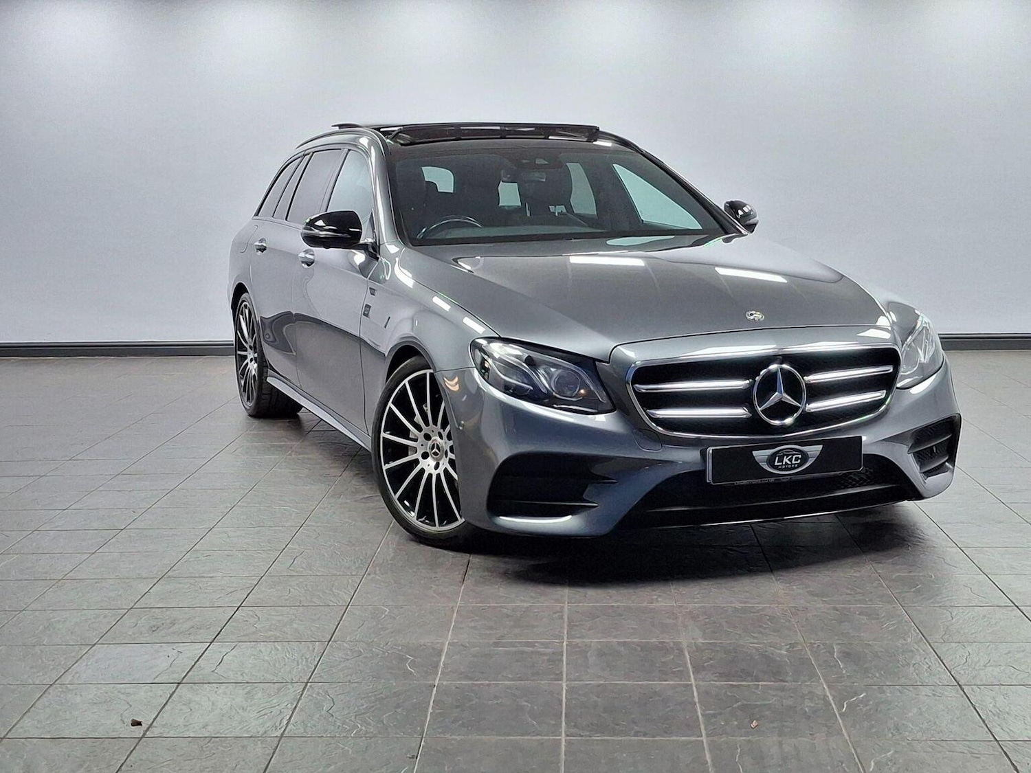 Used Mercedes-Benz E Class 2020 for sale - 76769862: Photo 12