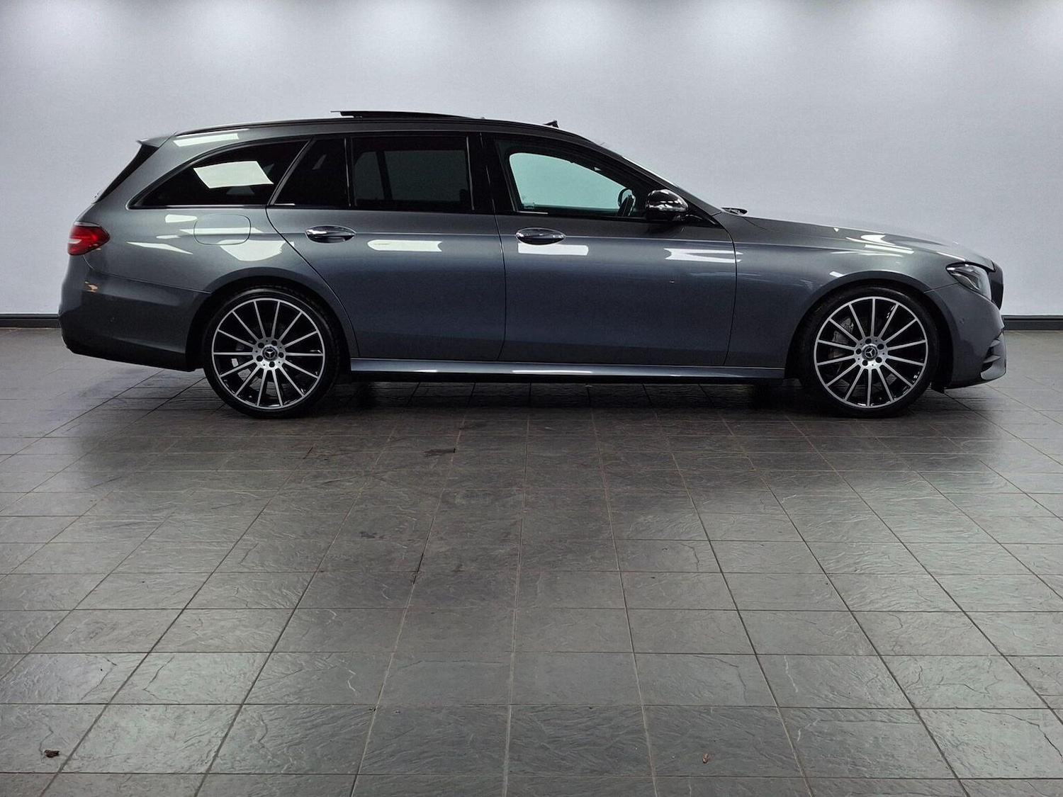 Used Mercedes-Benz E Class 2020 for sale - 76769862: Photo 15