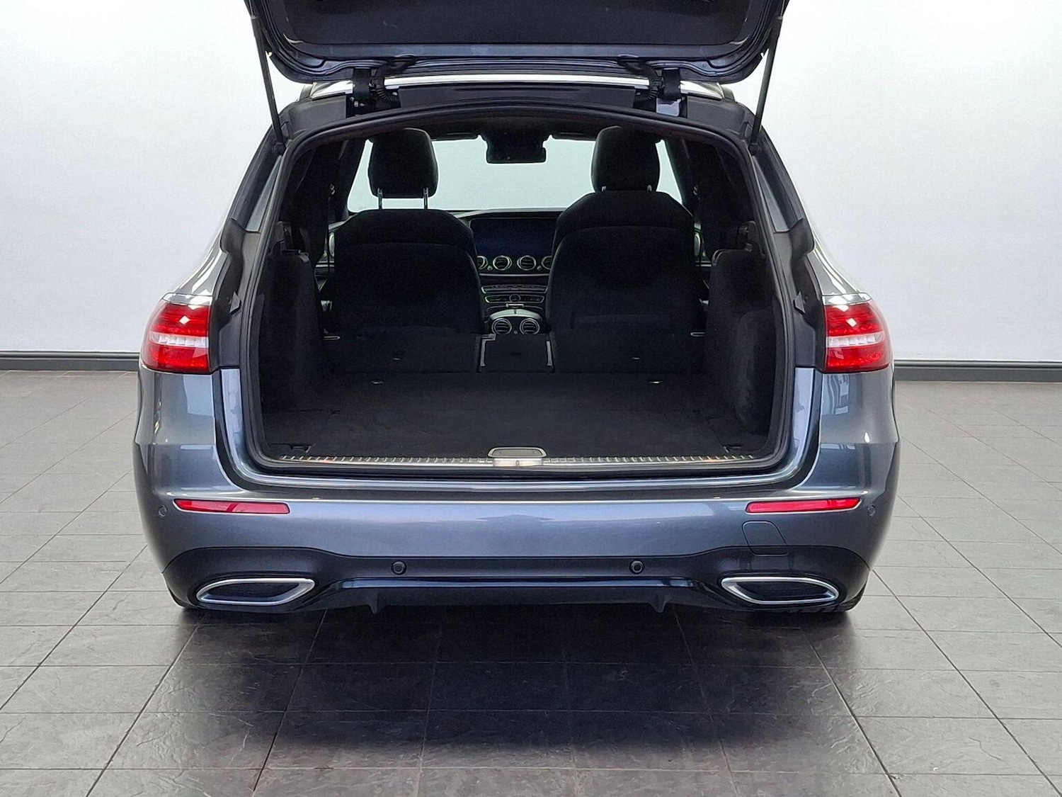 Used Mercedes-Benz E Class 2020 for sale - 76769862: Photo 26