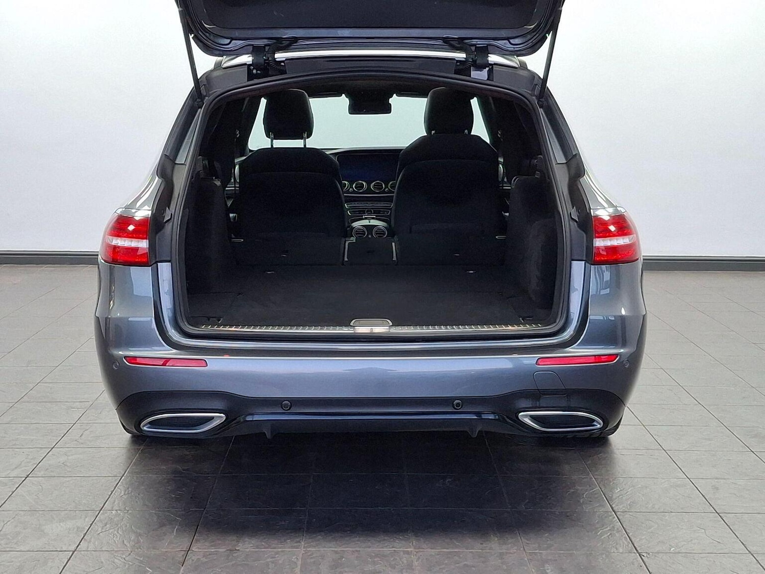 Used Mercedes-Benz E Class 2020 for sale - 76769862: Photo 30