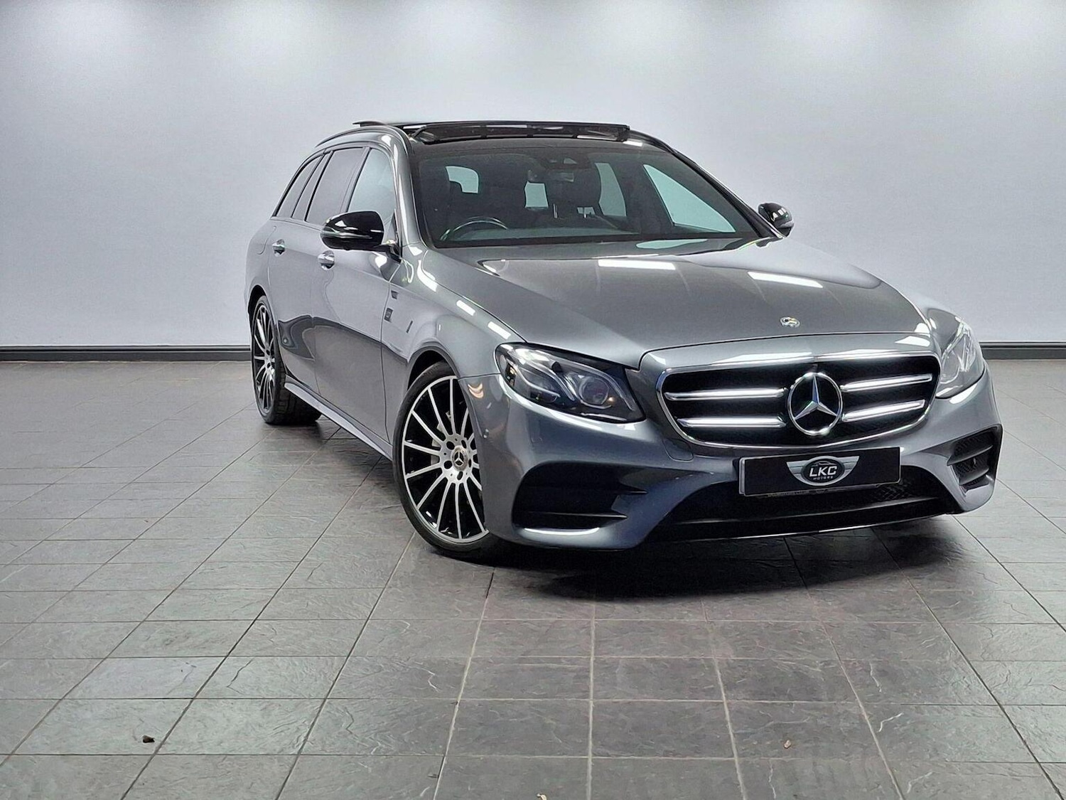 Used Mercedes-Benz E Class 2020 for sale - 76769862: Photo 32