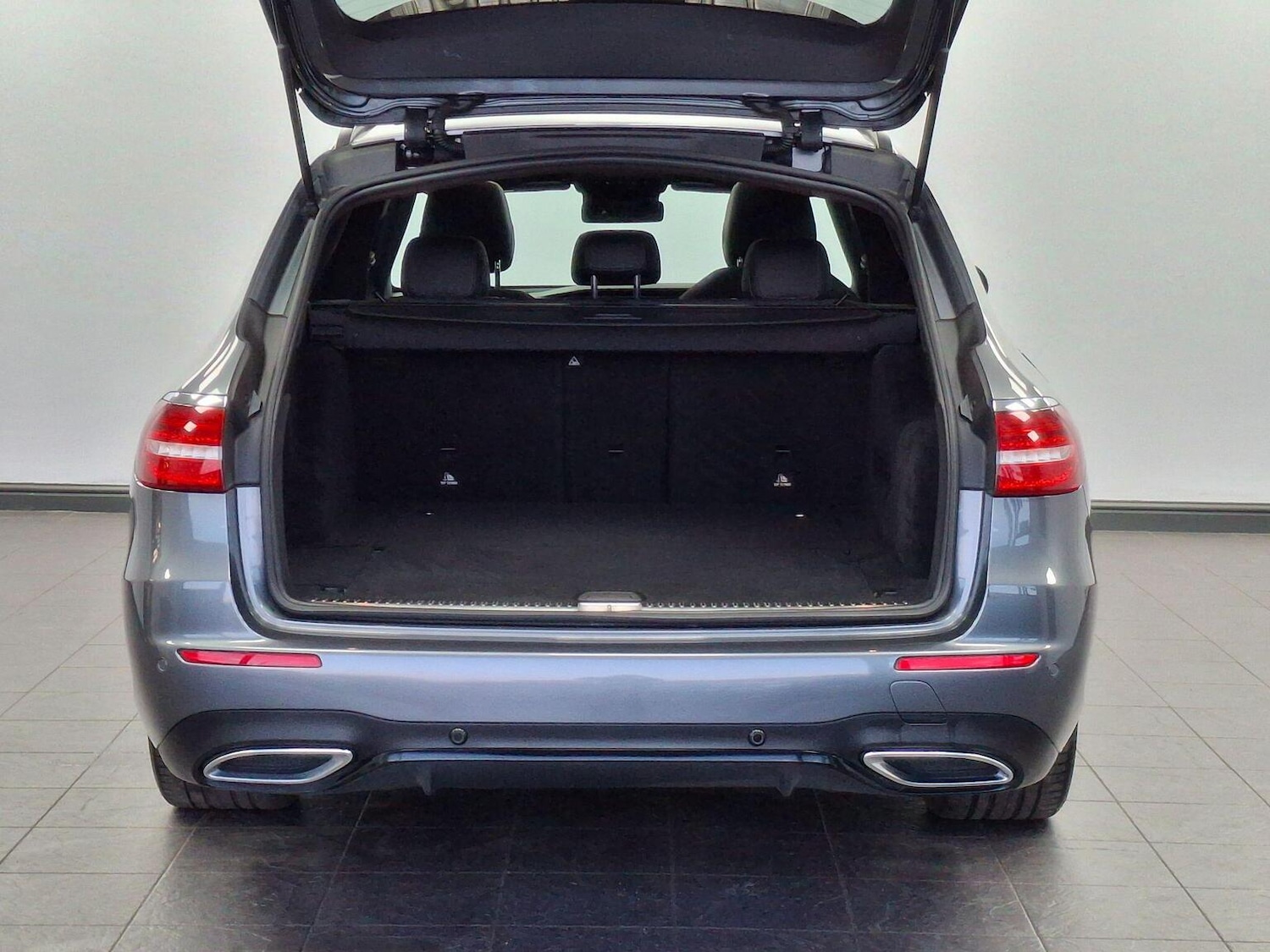 Used Mercedes-Benz E Class 2020 for sale - 76769862: Photo 35