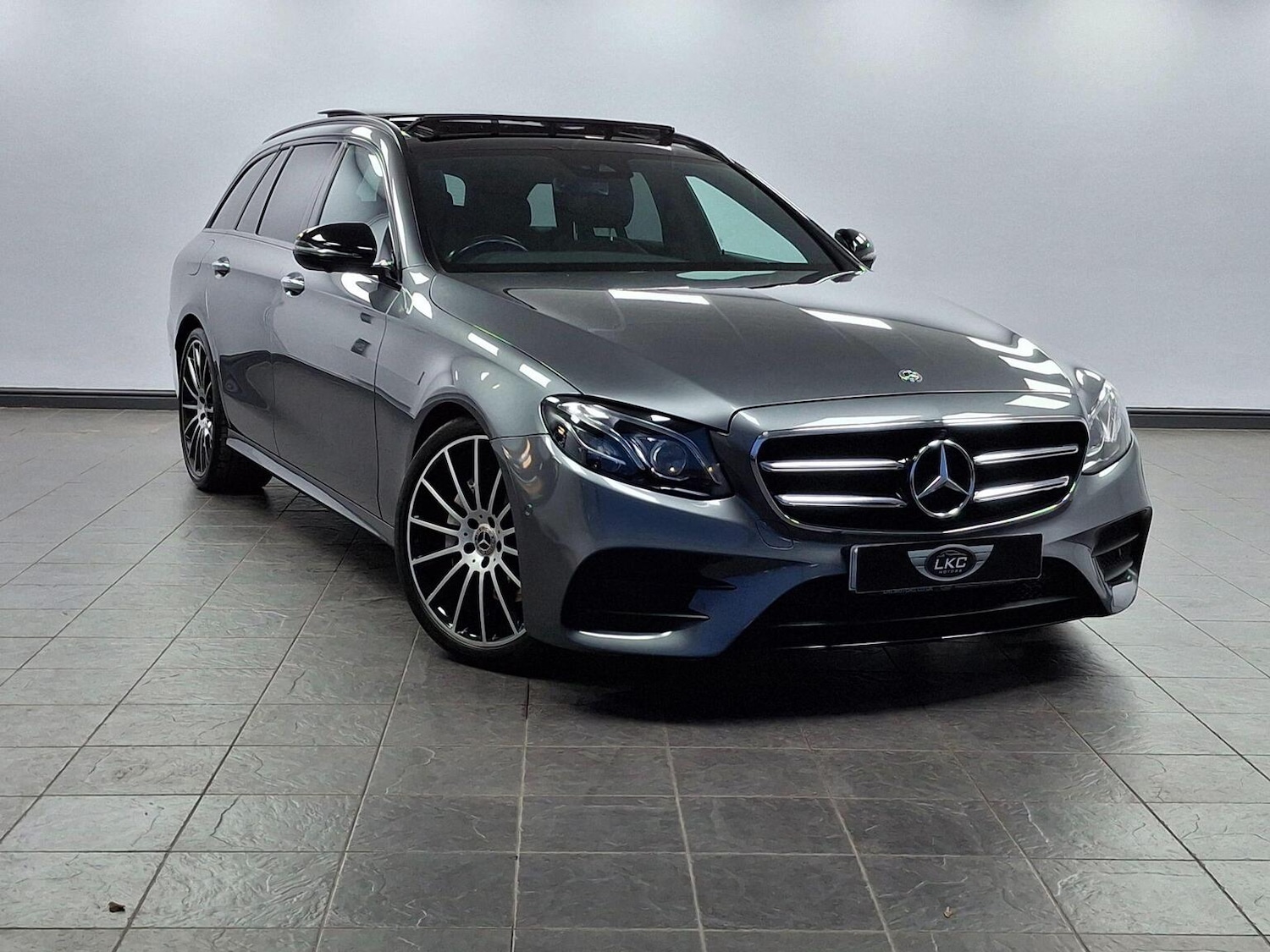 Used Mercedes-Benz E Class 2020 for sale - 76769862: Photo 65